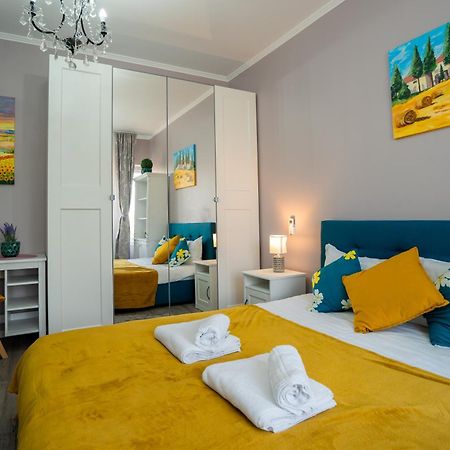 Chic Studio Old City Center - Ivo19 Bukarest Exteriör bild