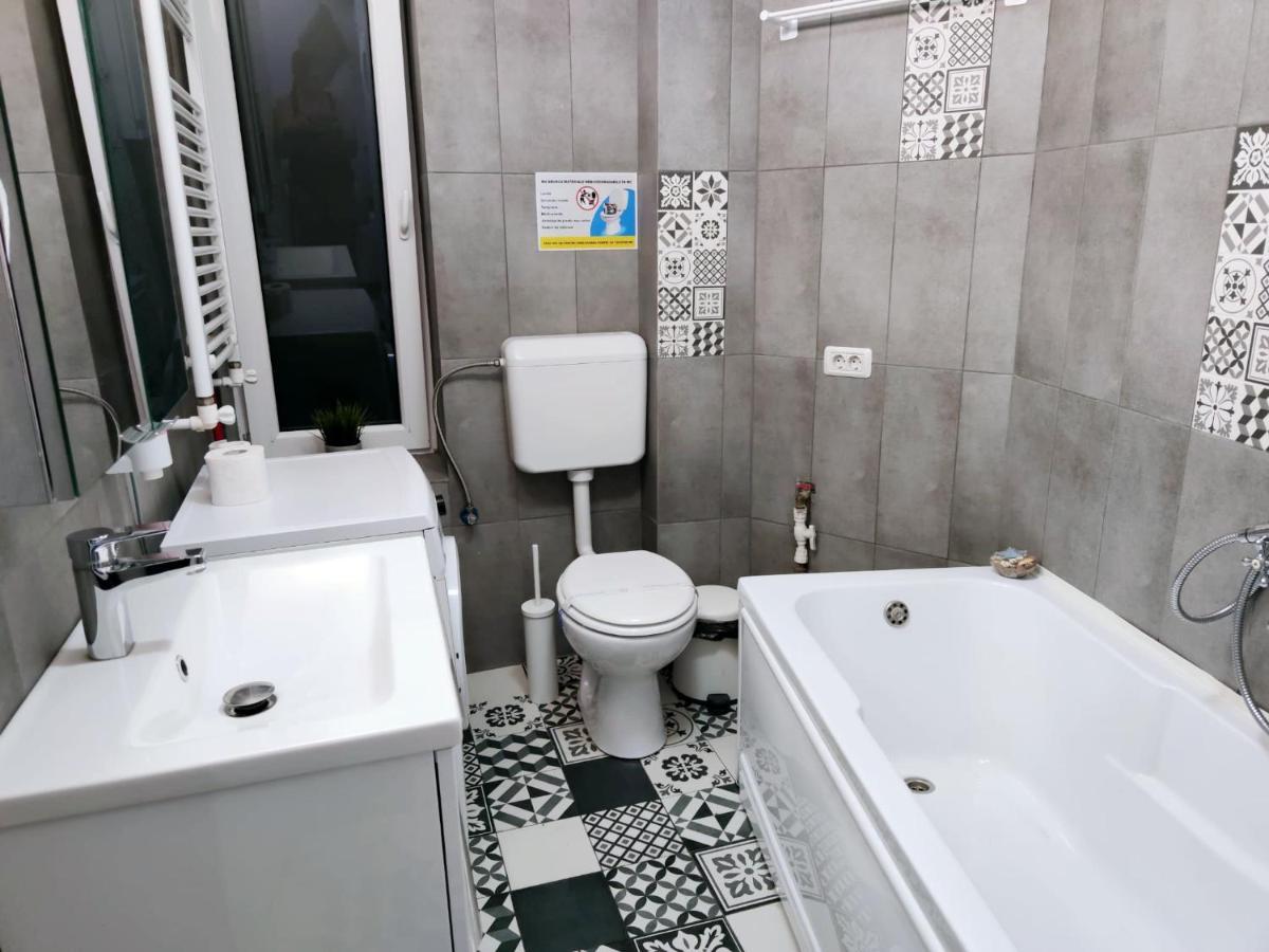Chic Studio Old City Center - Ivo19 Bukarest Exteriör bild