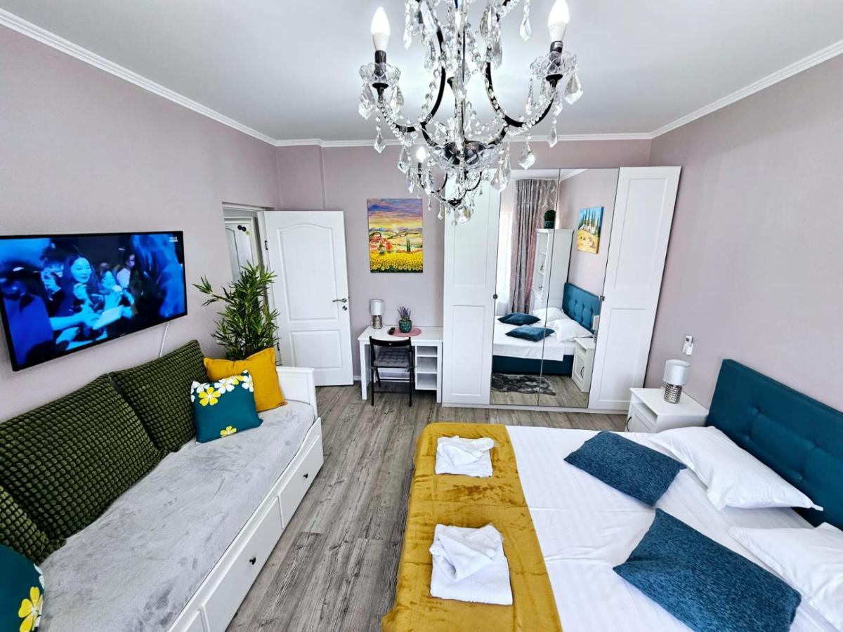Chic Studio Old City Center - Ivo19 Bukarest Exteriör bild