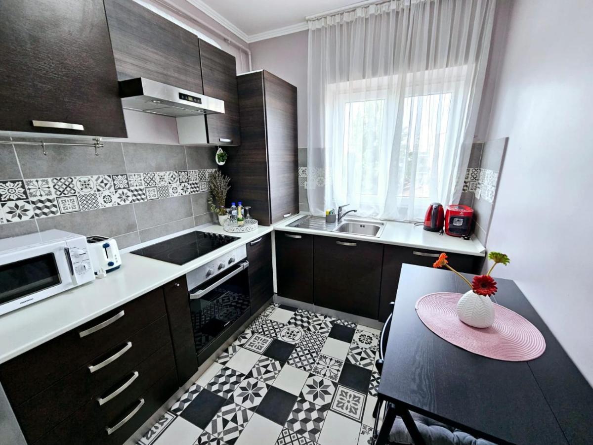 Chic Studio Old City Center - Ivo19 Bukarest Exteriör bild