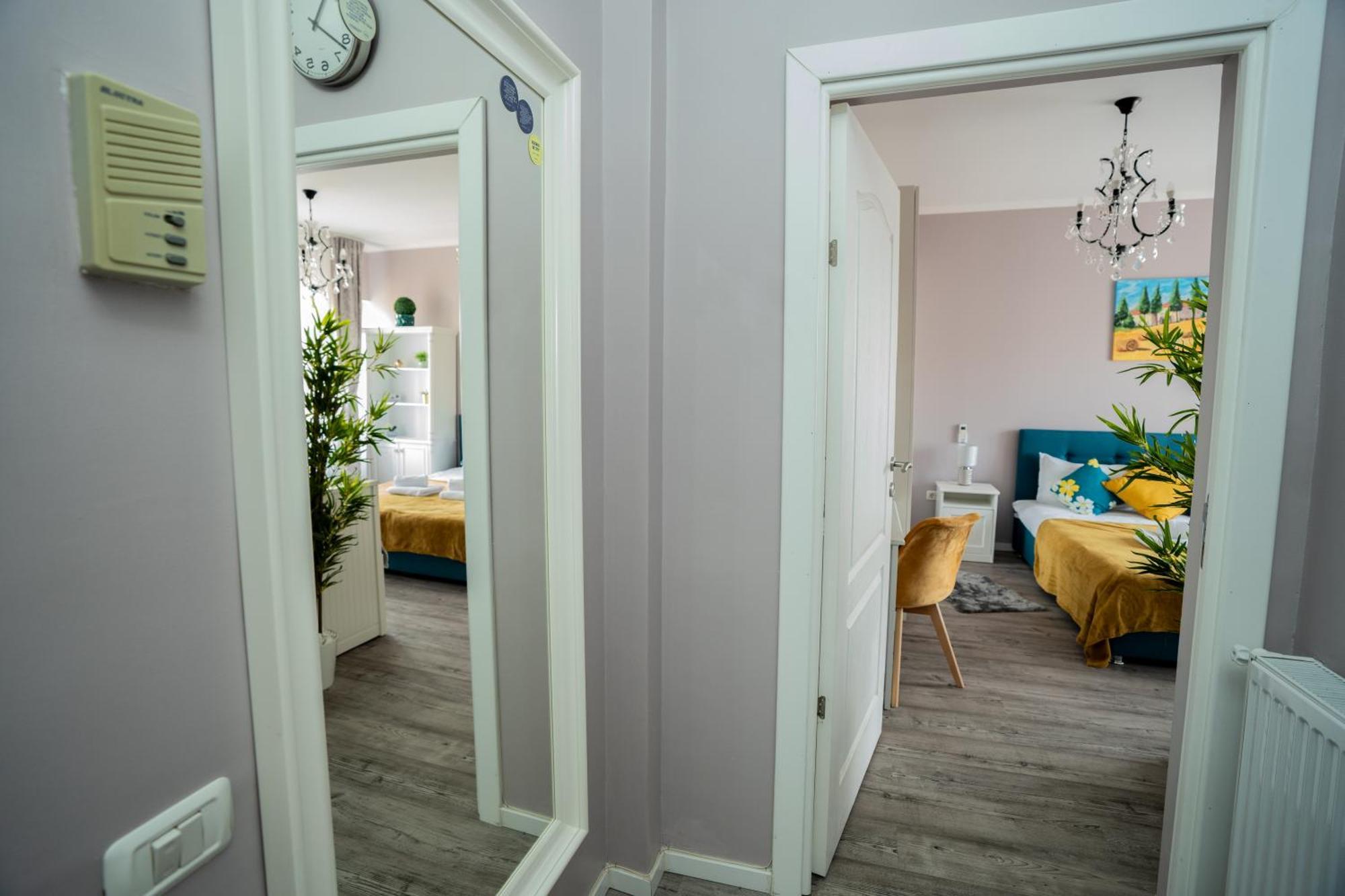 Chic Studio Old City Center - Ivo19 Bukarest Exteriör bild